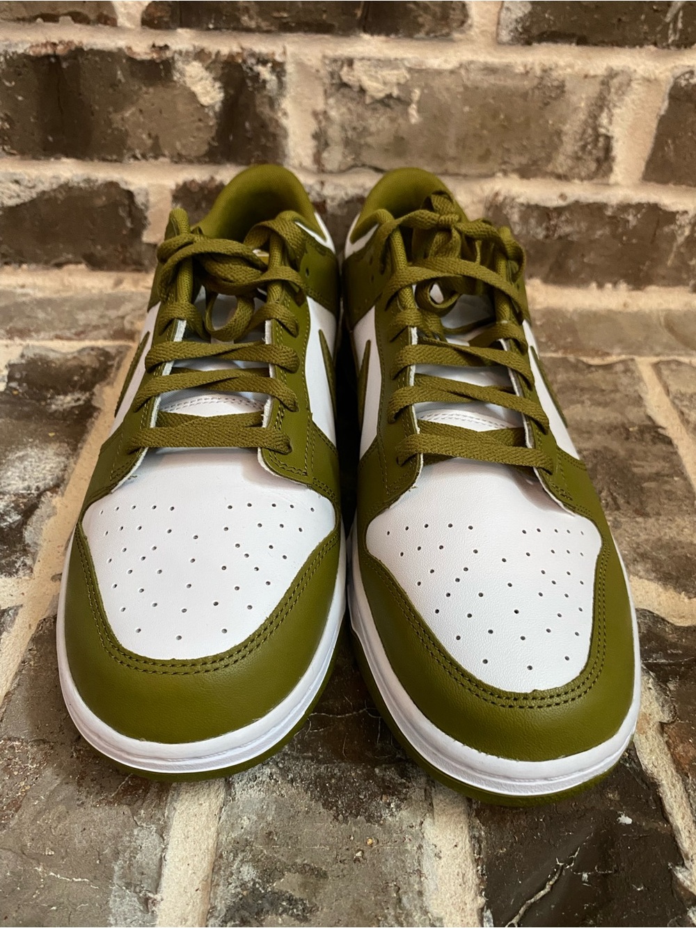Nike Dunk Low sneakers in the "Pacific Moss" colorway - Picture 2 of 5
